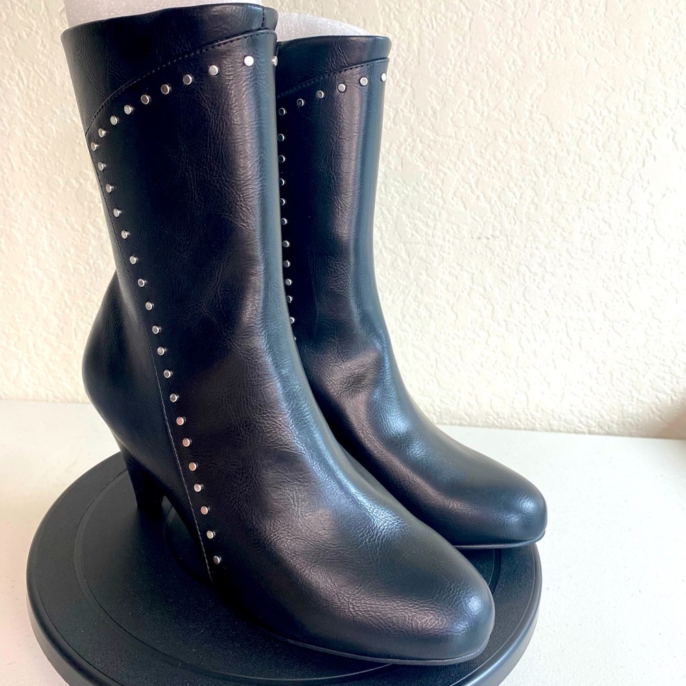 Ashro Asymmetrical Stud Bootie Women’s New 8M